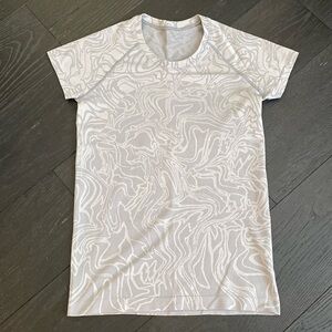 Lululemon top size 8